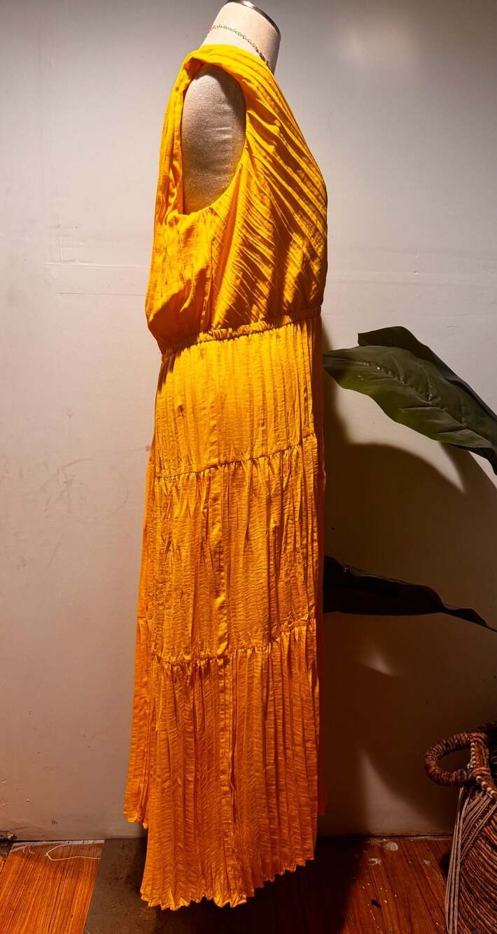 Simply Vera Vera Wang Yellow Pleated Maxi Dress - Picture 2 of 9